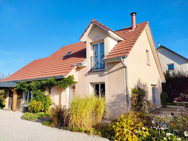 Geneuille (25870) maison au calme dans écrin de verdure