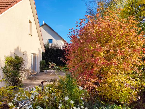 Geneuille (25870) maison au calme dans écrin de verdure