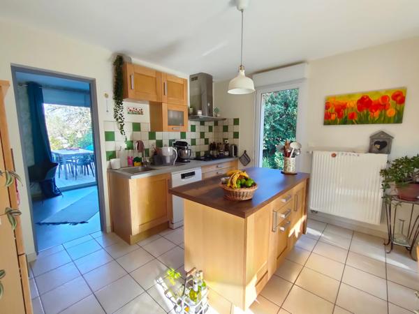 Geneuille (25870) maison au calme dans écrin de verdure