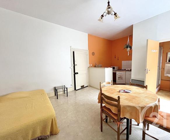 Immeuble à vendre  378,39 m2 CHATELLERAULT - 86