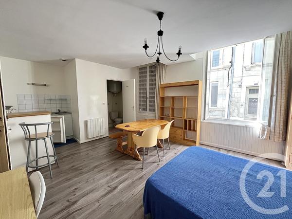 Immeuble à vendre  378,39 m2 CHATELLERAULT - 86