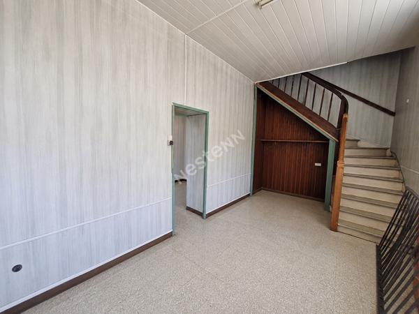 Propriété composée d'un local commercial, d'un appartement T3 et de surfaces aménageables entre Saint-Amour et Orgelet