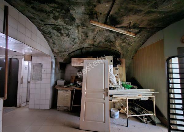 Propriété composée d'un local commercial, d'un appartement T3 et de surfaces aménageables entre Saint-Amour et Orgelet
