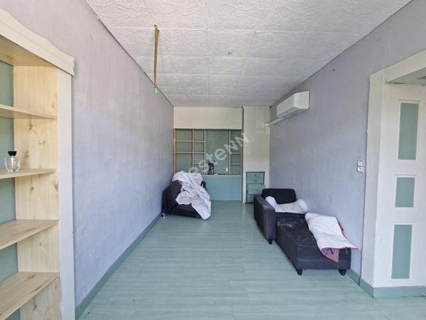 Propriété composée d'un local commercial, d'un appartement T3 et de surfaces aménageables entre Saint-Amour et Orgelet