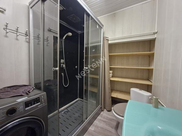 Propriété composée d'un local commercial, d'un appartement T3 et de surfaces aménageables entre Saint-Amour et Orgelet