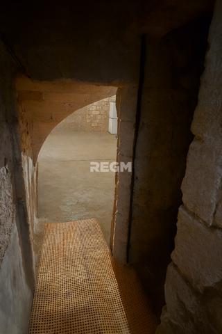 Pauillac (33250) Centre-ville de Pauillac – 117 m² habitables + 60 m² de cave voûtée – Mixte habitation ou Pro