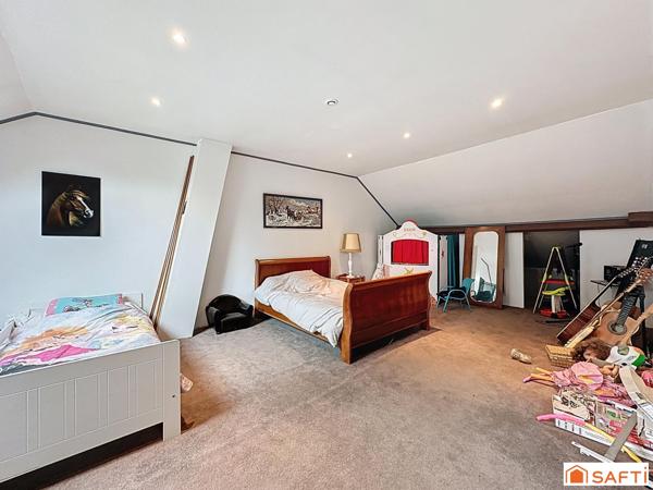 proche SENS commodités et gare direct Paris