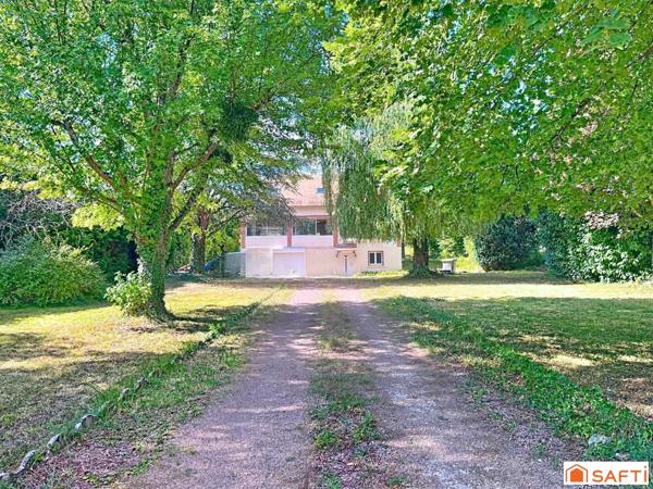 proche SENS commodités et gare direct Paris