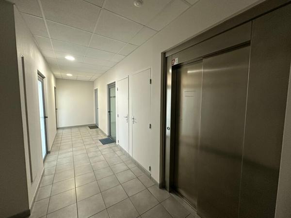 BUREAUX à VENDRE de 166 m²