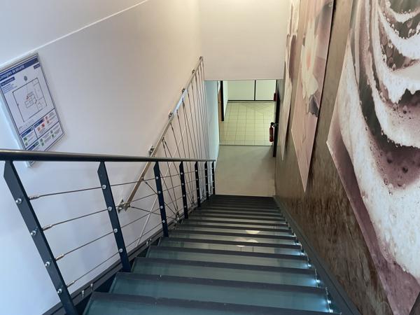 A LOUER BUREAUX 288 M2 LACROIX SAINT OUEN - PARC TERTIAIRE