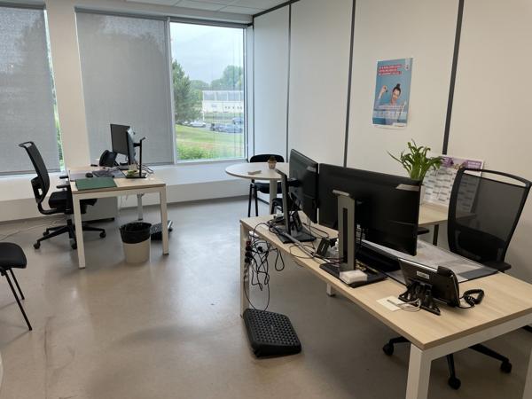 A LOUER BUREAUX 288 M2 LACROIX SAINT OUEN - PARC TERTIAIRE