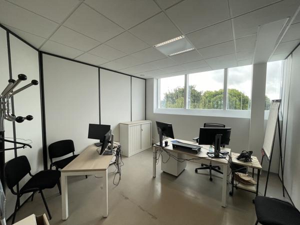 A LOUER BUREAUX 288 M2 LACROIX SAINT OUEN - PARC TERTIAIRE