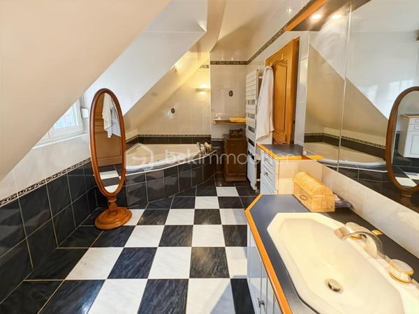 Maison en pierre de 180,04 m²