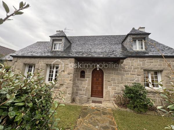 Maison en pierre de 180,04 m²