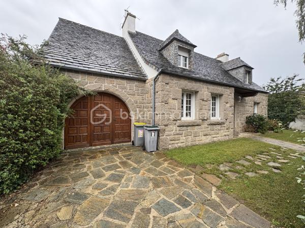 Maison en pierre de 180,04 m²