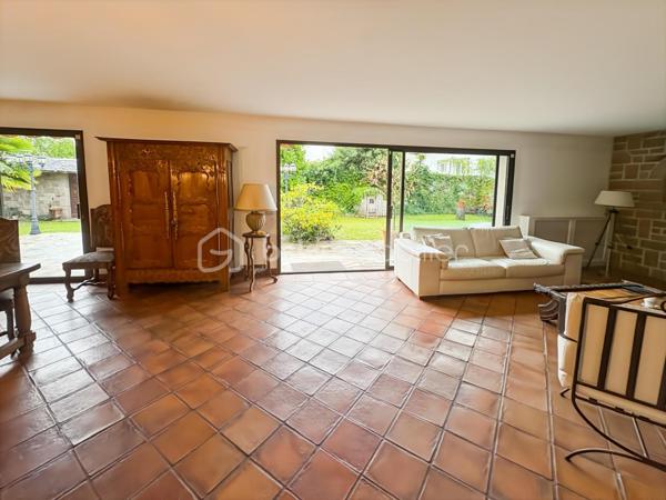 Maison en pierre de 180,04 m²