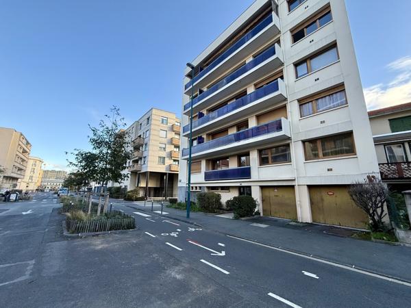 Appartement quartier proche Coubertin - Salins avec balcon