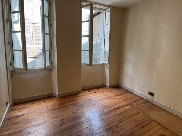 Immeuble à vendre 395 000 € Saint-Sever 555 m² DPE G