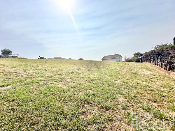 Terrain à bâtir de 1094 m² proche d'ORTHEZ