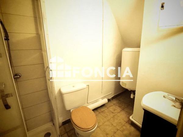 Location Studio 28.5 m² - 13 RUE SAINTE CATHERINE Hyeres Les Palmiers 83400