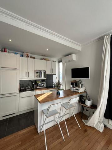 Magnifique studio lumineux au dernier étage avec ascenseur ? vue dégagée !