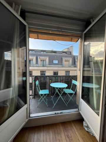 Magnifique studio lumineux au dernier étage avec ascenseur ? vue dégagée !