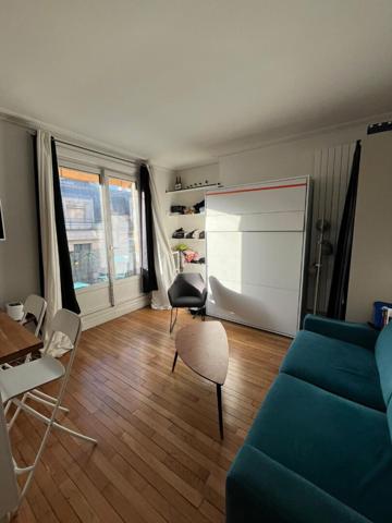 Magnifique studio lumineux au dernier étage avec ascenseur ? vue dégagée !