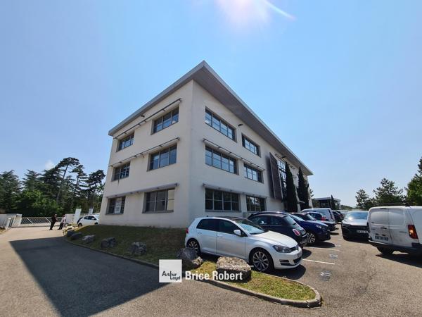 Bureaux à louer lumineux avec parking privatif à Saint Genis Laval INOPOLIS