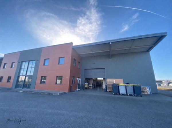 Local Commercial - 1200 m²