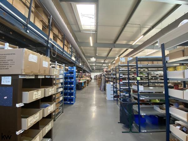 Local Commercial - 1200 m²