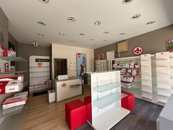 Local commercial/bureaux Rochefort 2 pièce(s) 40 m2