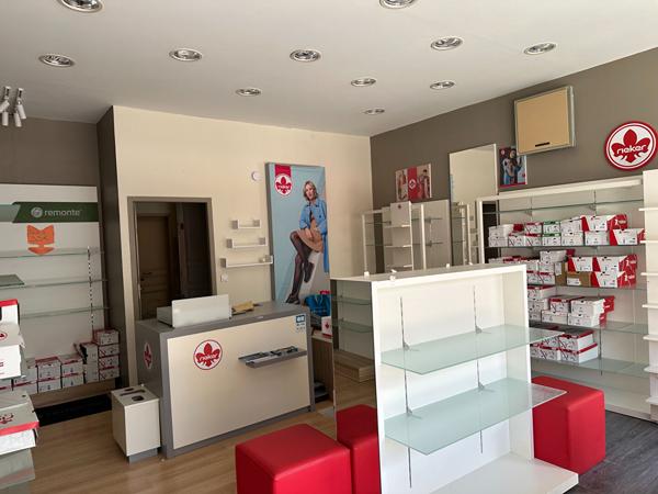 Local commercial/bureaux Rochefort 2 pièce(s) 40 m2