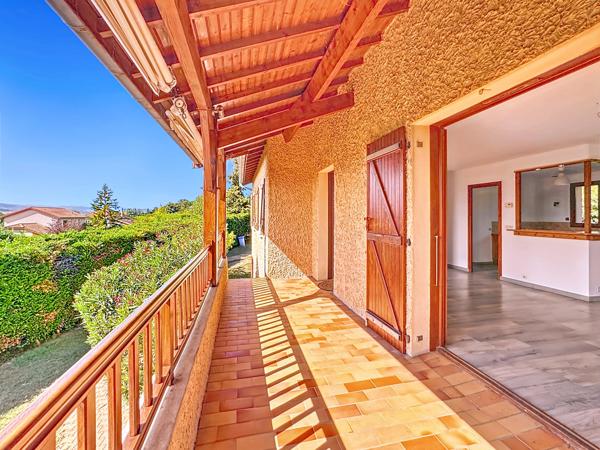 Trévoux (01600) Maison avec vue beaujolais, familiale 5 chambres avec piscine, terrain 819 m².