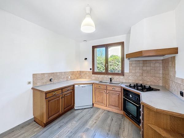 Trévoux (01600) Maison avec vue beaujolais, familiale 5 chambres avec piscine, terrain 819 m².