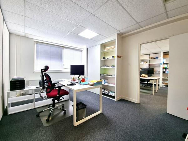 BELLE OPPORTUNITE D'INVESTISSEMENT, DEUX LOTS DE BUREAUX LOUES DE 90 ET 139M² AU FUTUROSCOPE - GRAND POITIERS