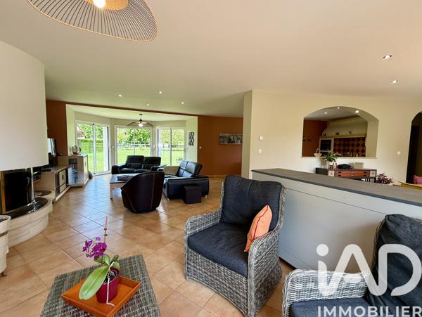 Maison à vendre 8 pièces 220 m² La Chapelle-Bayvel