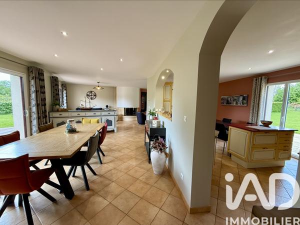 Maison à vendre 8 pièces 220 m² La Chapelle-Bayvel