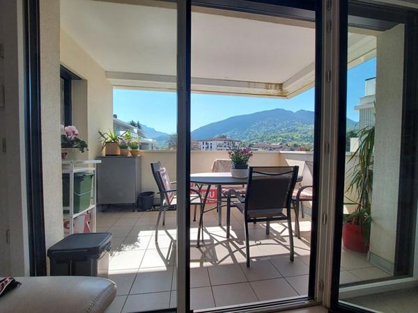 Rare : St jorioz centre : spacieux appartement  récent de 133m², 4 chambres dont suite parentale, 2 terrasses, 2 sdb, 2 wc  proche écoles et commerces