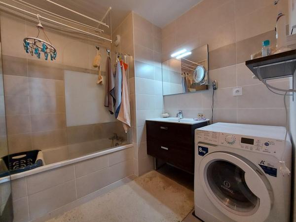 Rare : St jorioz centre : spacieux appartement  récent de 133m², 4 chambres dont suite parentale, 2 terrasses, 2 sdb, 2 wc  proche écoles et commerces