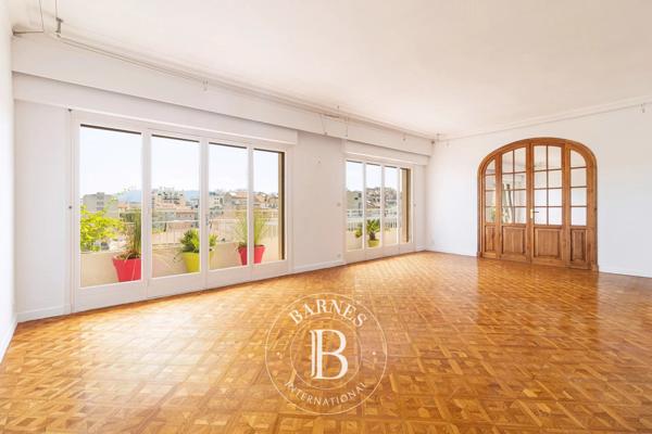 Marseille 8ème, Appartement 4 Chambres -  236 m² à vendre