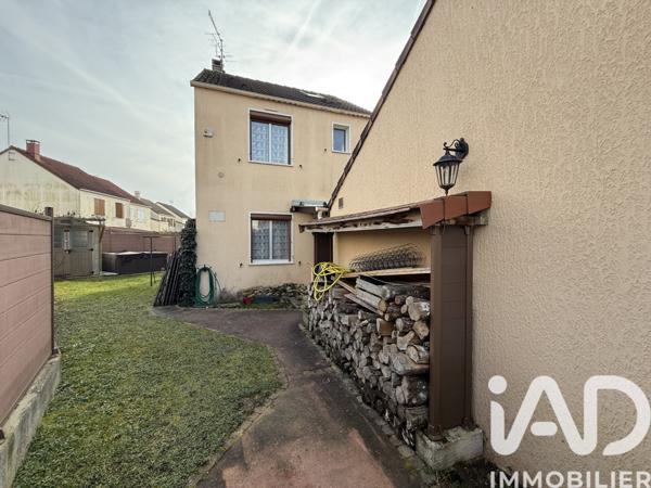 Maison à vendre 5 pièces 112 m² Vert-Saint-Denis