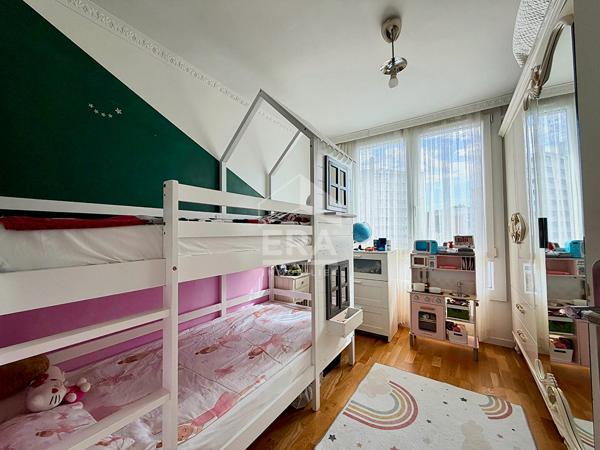 Appartement 3 pièces de 64,45 m² - dernier étage - vue panoramique - Sèvres centre-ville