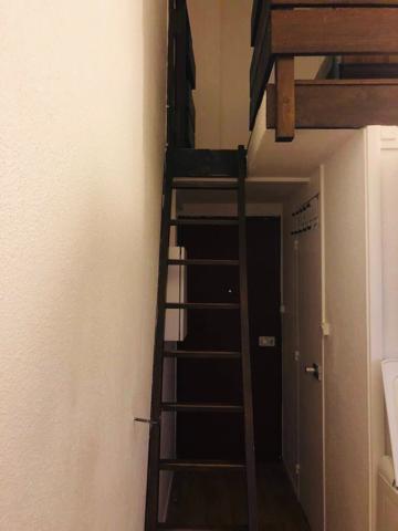 Appartement studio avec mezzanine et parking