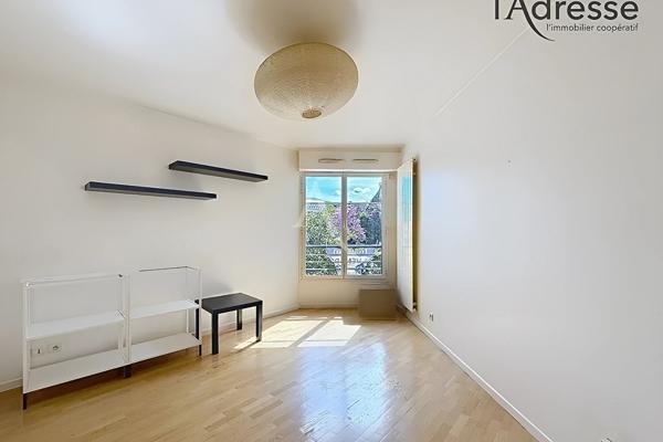 Suresnes limite Puteaux - Studio 23 m²