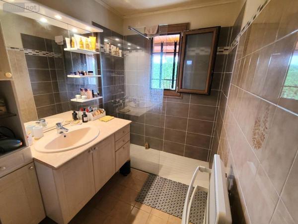 Maison à vendre à Pierrelatte dans la Drôme (26700), ref : 26060-814