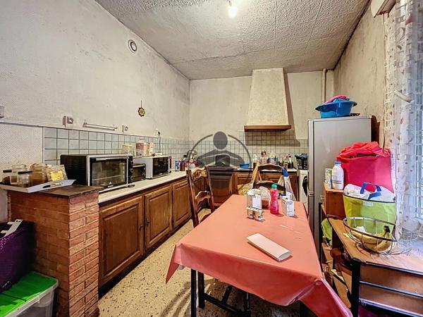 Vente                                                      Immeuble
                        
                     8 pièces                      132 m2                     à Saint-Quentin