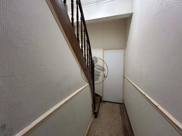 Vente                                                      Immeuble
                        
                     8 pièces                      132 m2                     à Saint-Quentin