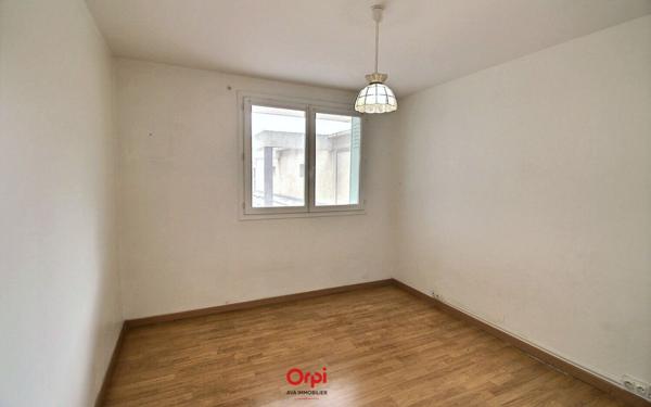 Appartement à vendre    4 pièces • 80,68 m2 Marseille 10
