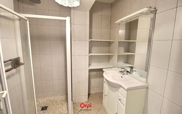 Appartement à vendre    4 pièces • 80,68 m2 Marseille 10