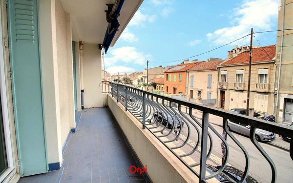 Appartement à vendre    4 pièces • 80,68 m2 Marseille 10